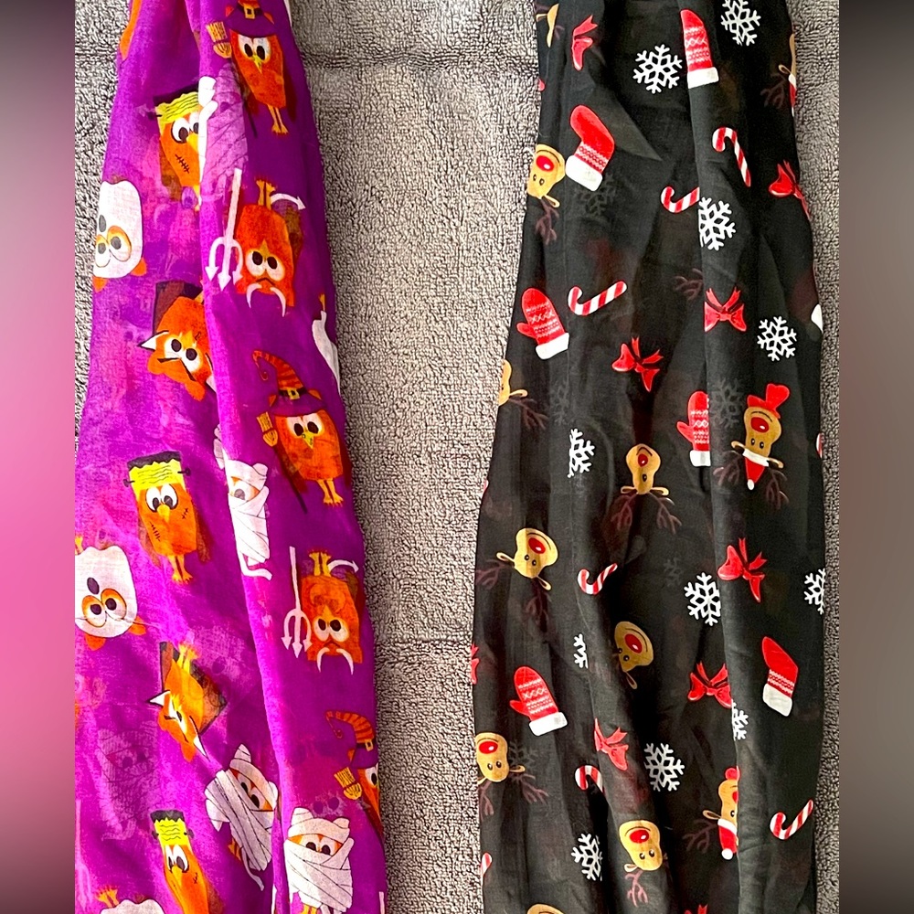 Holiday infinity scarfs